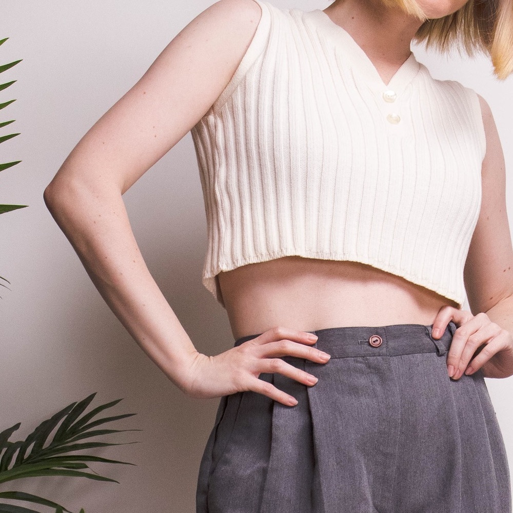 ❌SOLD ❌Vintage cream knit Henley sleeveless crop - Picture 1 of 7